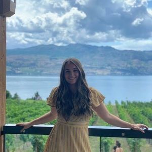 Meet your Posher, Monica